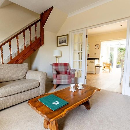 Fir Tree Cottage - Cosy 3 Bed Cottage In Penrhyn Bay With Beautiful Sea Views And Access To Snowdonia Rhôs-on-Sea Buitenkant foto