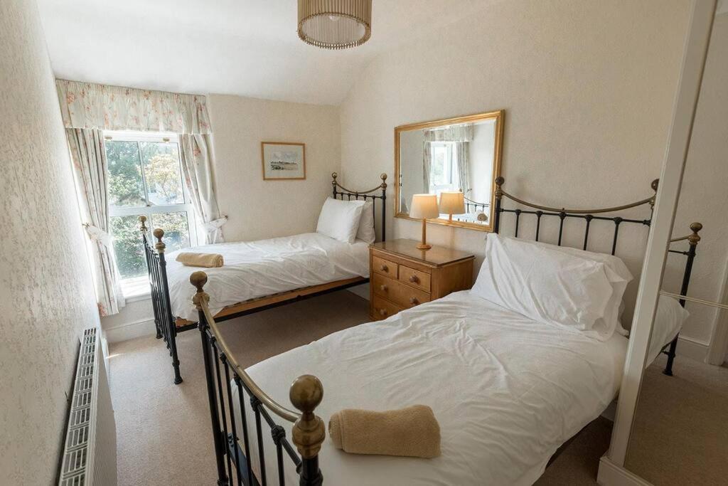 Fir Tree Cottage - Cosy 3 Bed Cottage In Penrhyn Bay With Beautiful Sea Views And Access To Snowdonia Rhôs-on-Sea Buitenkant foto