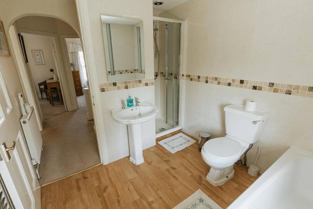 Fir Tree Cottage - Cosy 3 Bed Cottage In Penrhyn Bay With Beautiful Sea Views And Access To Snowdonia Rhôs-on-Sea Buitenkant foto